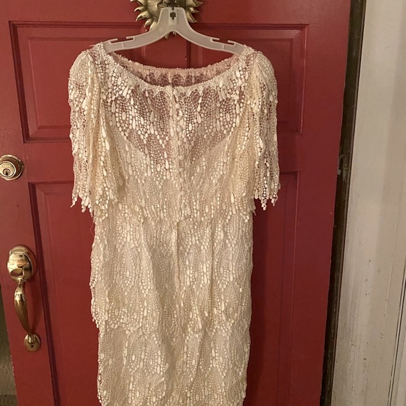 Beautiful white lace dress!! - Picture 5 of 5